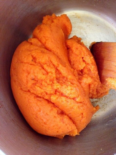 Закусочные томатные эклеры с кремом из моцареллы 