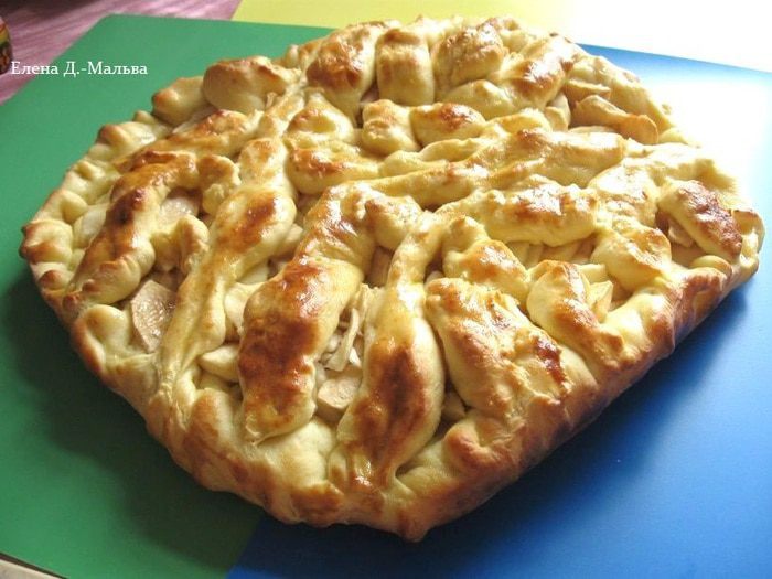 Пирог из заварного теста с яблоками 