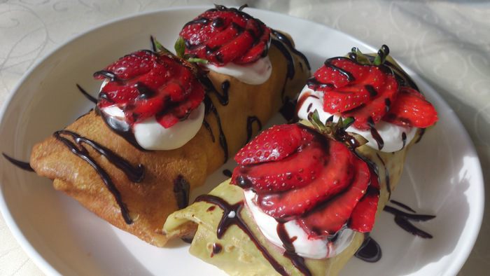 Блинчики с клубникой и заварным кремом