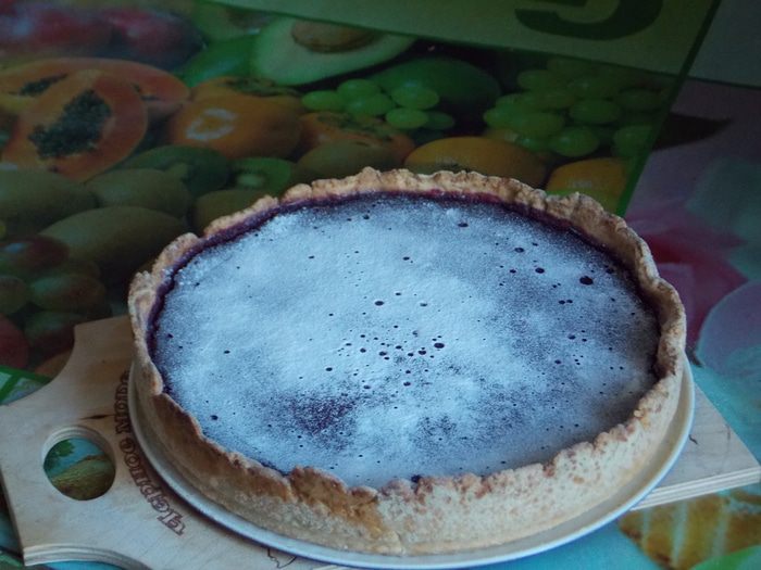 Пирог с черной смородиной