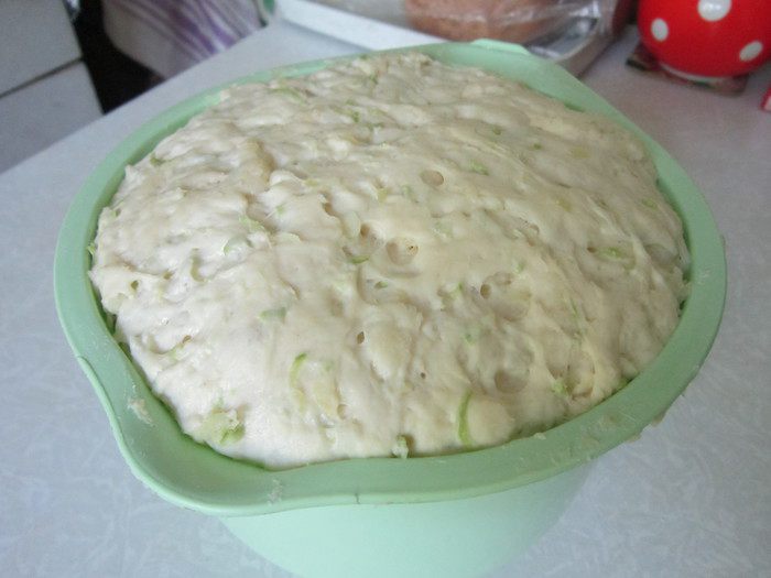 Хлеб из кабачка с сыром и зеленью