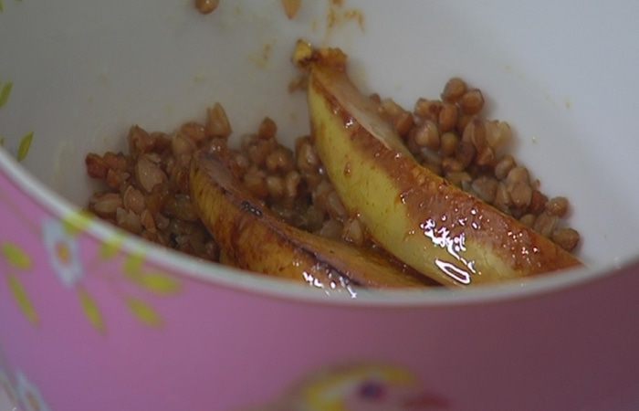 Гречневая каша с курагой и грушей 