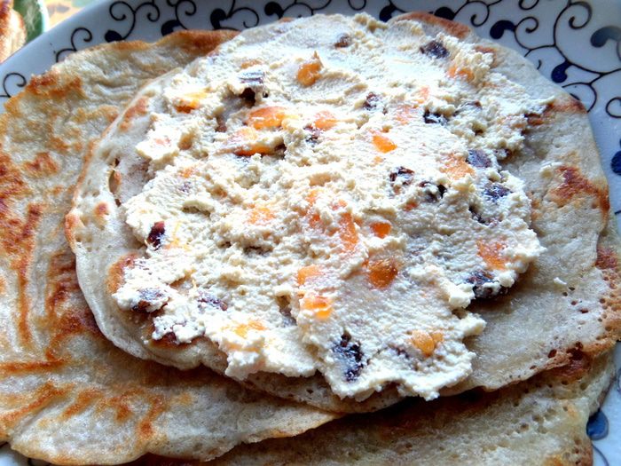 Творожные блинные трубочки