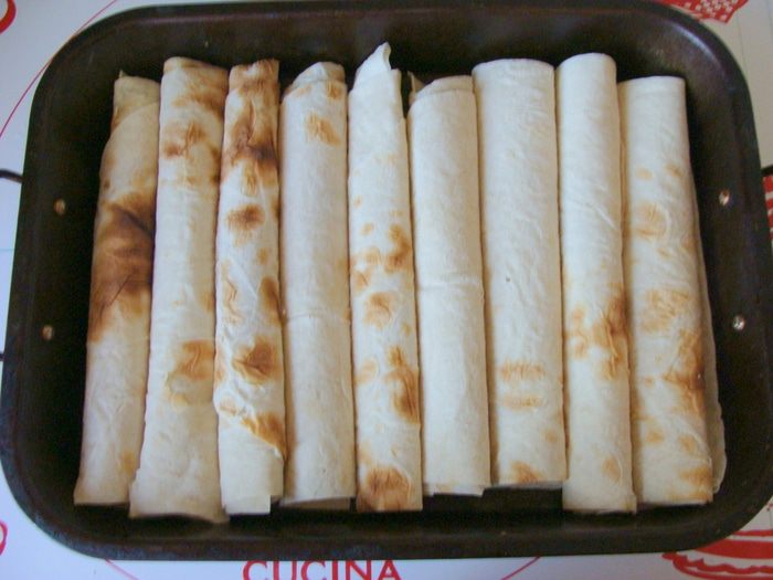 Трубочки из лаваша с начинкой