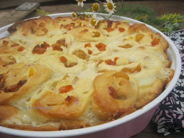 Пирог-плюшка с заварным кремом