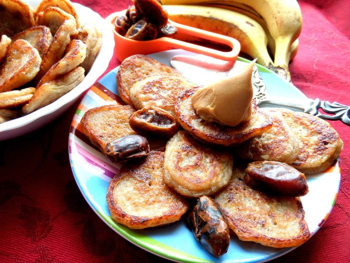Оладушки с финиками и бананами (постные)