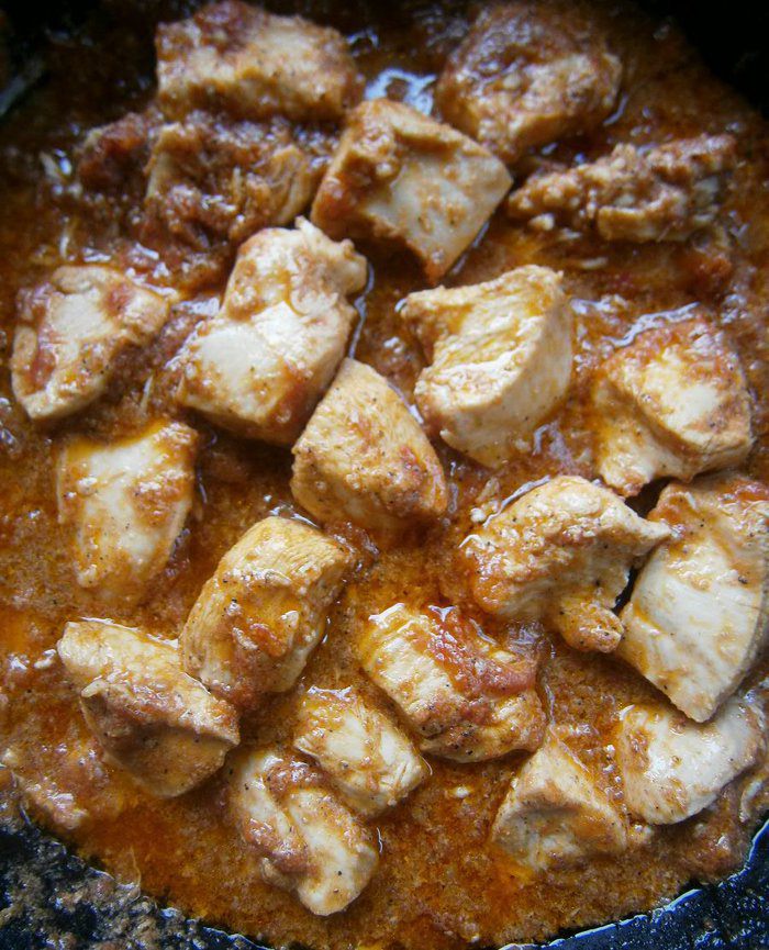 Куриное филе в томатно-кокосовом соусе