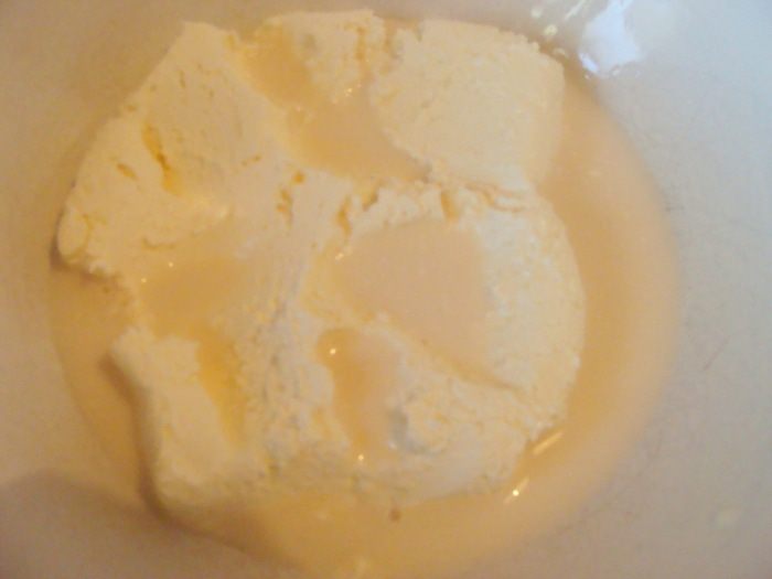 Сметанник с черникой