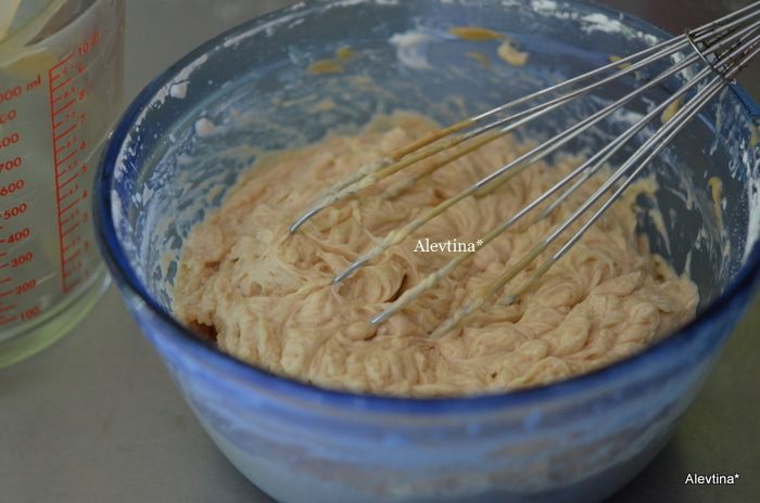 Рулет шоколадный с арахисовой пастой