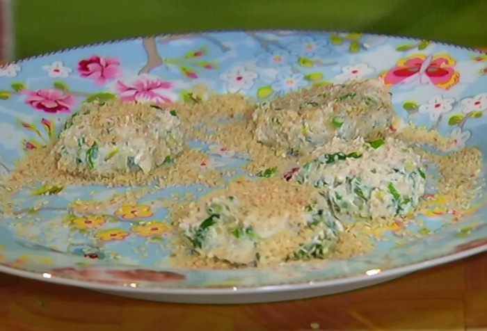 Биточки из тофу с зеленью и грецкими орехами 