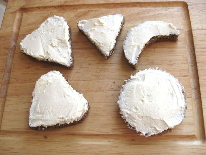 Канапе и башенка из авокадо со сливочным сыром