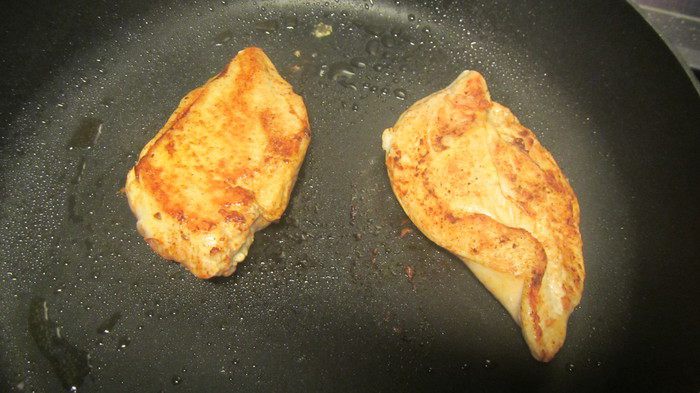 Салат с куриной грудкой и заправкой из ароматных трав