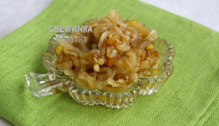 Блины гороховые с луковым конфитюром