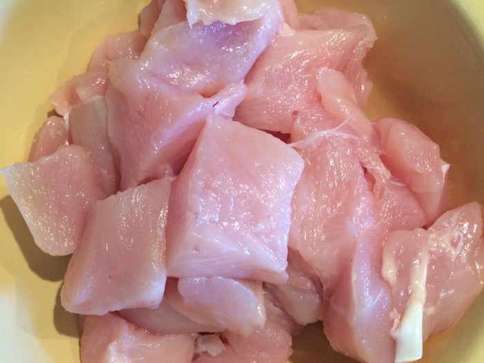 Курица с шампиньонами в сливочно-сырном соусе