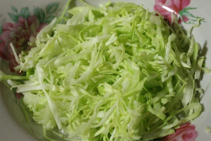 Салат с креветками и овощами