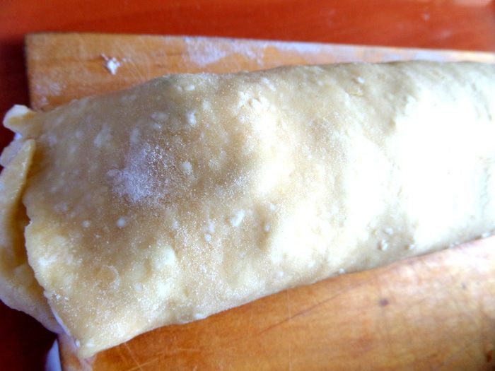 Творожный рулет с безейной прослойкой