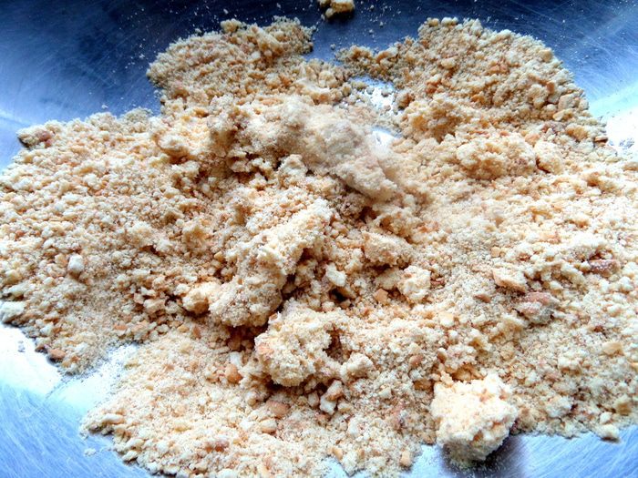 Песочный пирог с кремом на сгущенке