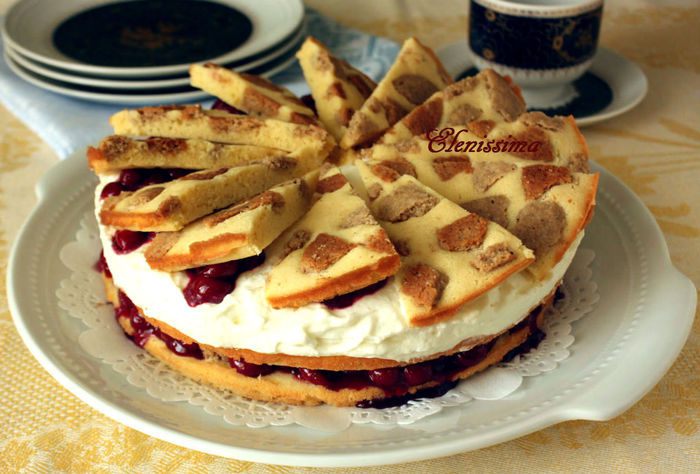 Вишнёвый торт с пряным печеньем