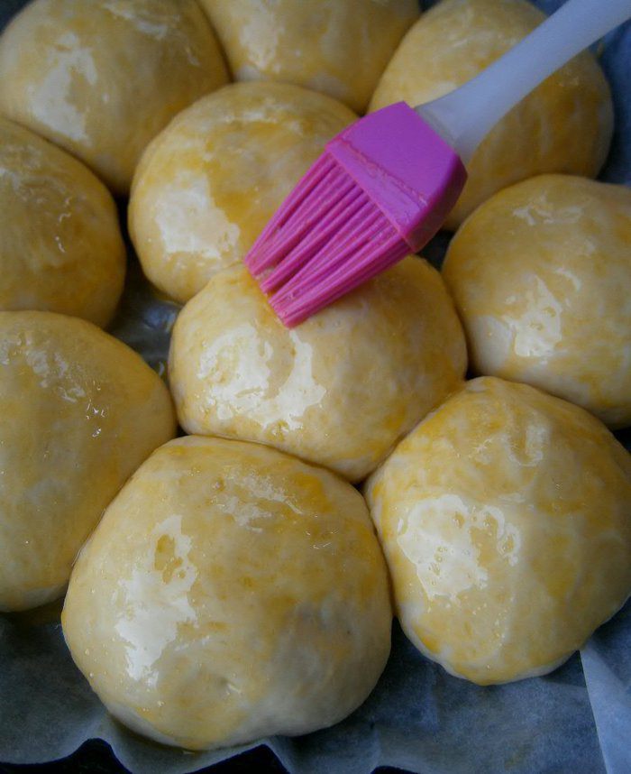 Булочки на фруктовом соке с персиковой глазурью