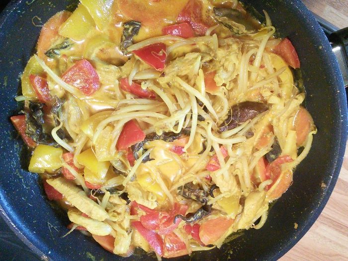 Курица карри с овощами 