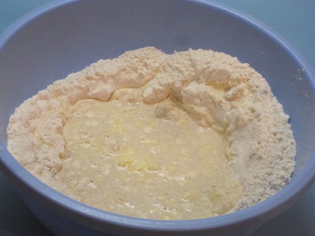 Булочки с начинкой из чернослива и яблок