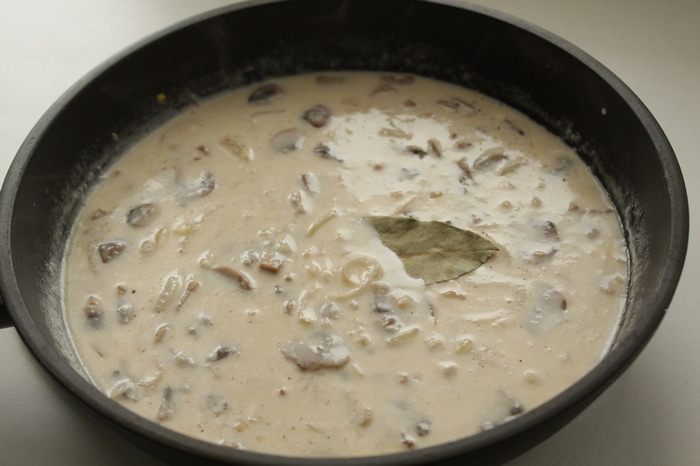 Горячие пироги с курицей на ужин