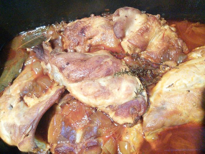 Кролик в шафрановом соусе