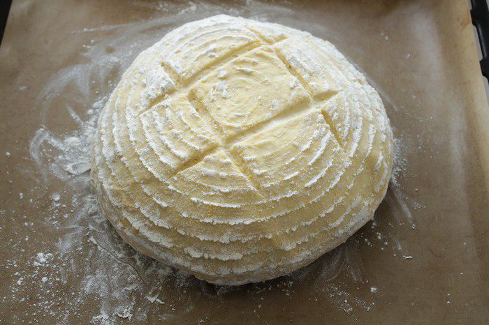 Хлеб с тыквой, чесноком и перцем