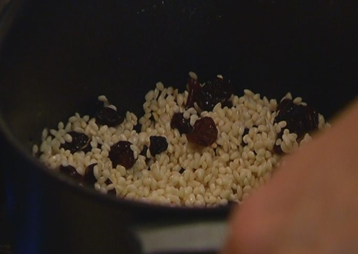 Ванильный рисовый пудинг с изюмом и карамелью 