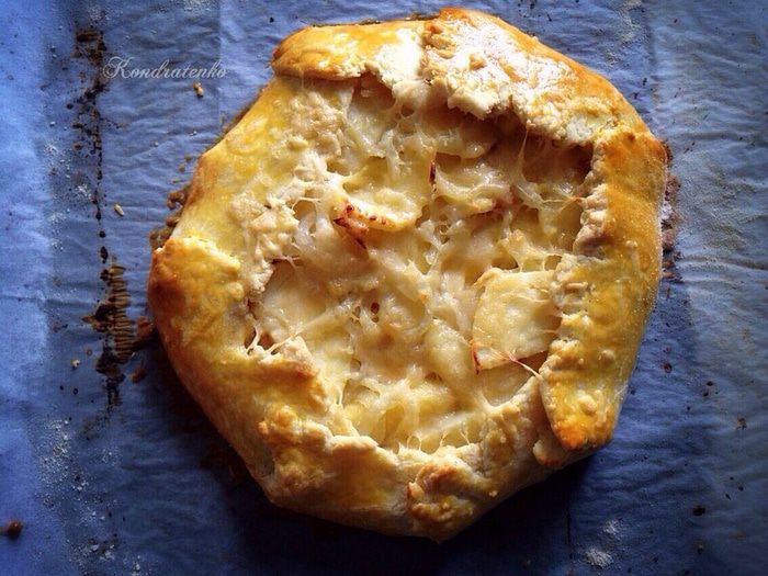 Яблочно-луковая галета