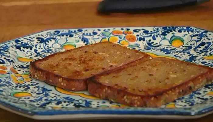 Бутерброд с яйцом и домашним майонезом 