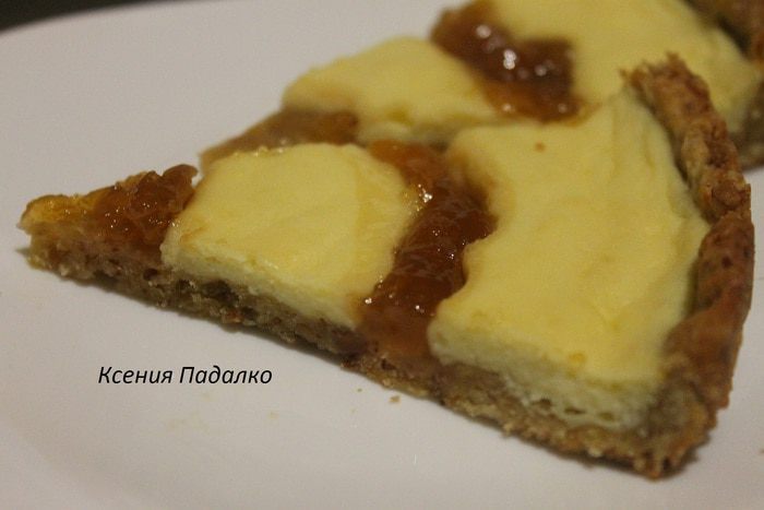 Пирог с творогом и джемом