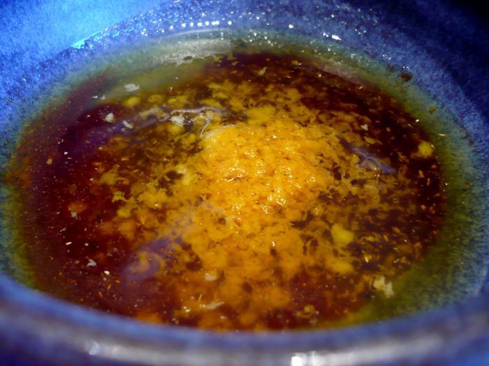 Курочка под ароматным маслом «Как много птичек есть хороших...»