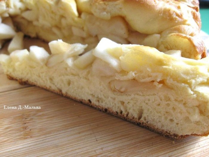Пирог из заварного теста с яблоками 