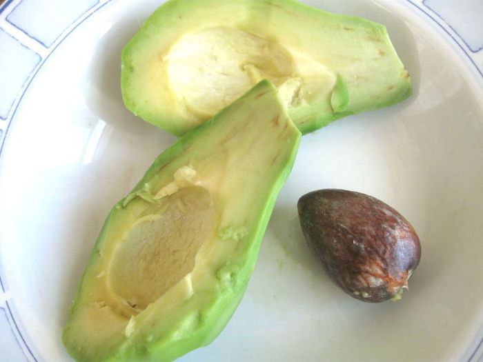 Канапе и башенка из авокадо со сливочным сыром