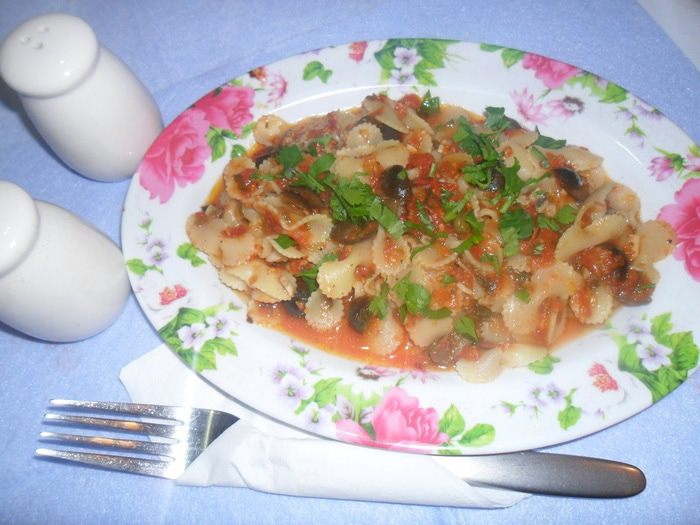 Паста с соусом Puttanesca