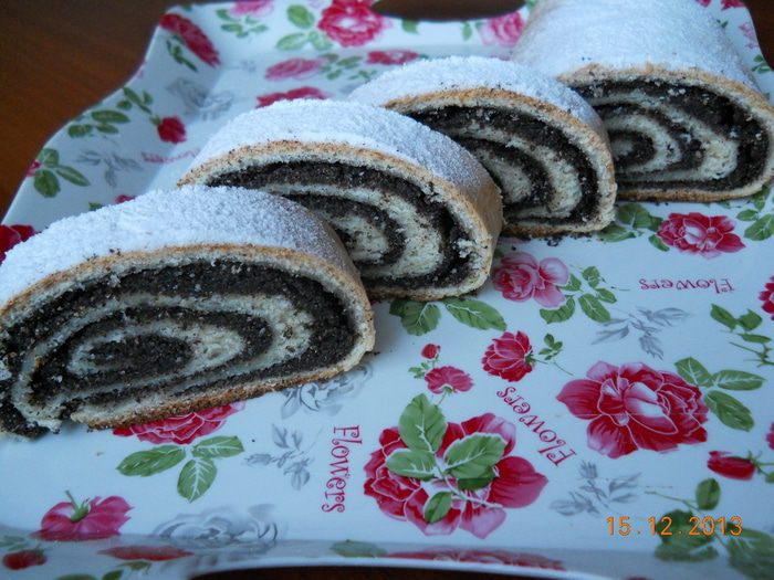 Рулет с маковой начинкой