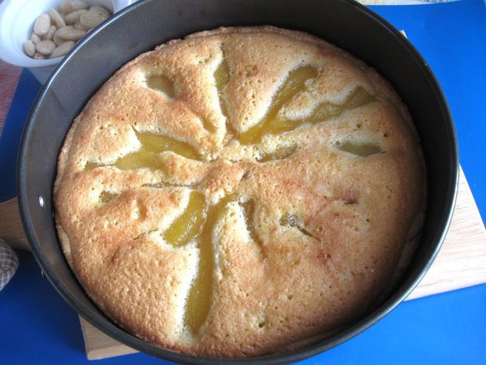 Тарт с франжипаном и карамелизованной грушей    