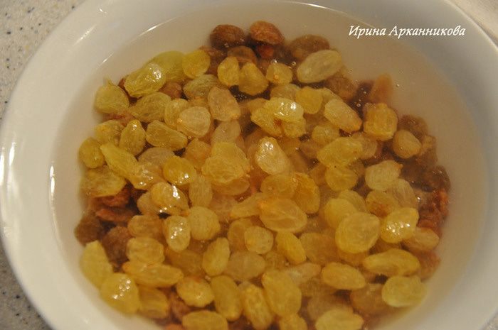 Рисовая запеканка с йогуртом и изюмом