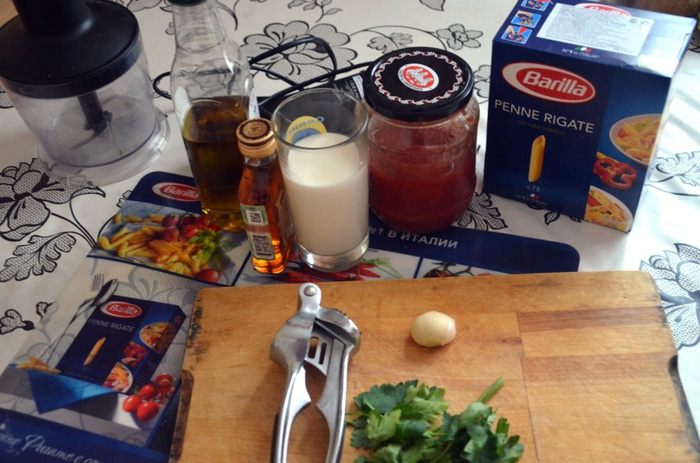 Пенне с соусом из креветок и коньяка