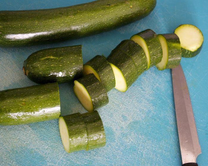 Летние шашлычки с цукини и куриными тефтельками (для Елены Ковач)