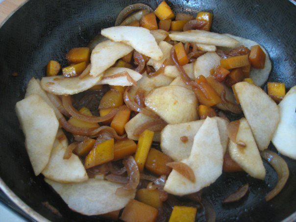 Эскалоп с тыквой и грушей