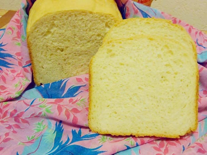Хлеб на сковороде с манкой. Хлеб из манной крупы. Манка с хлебом. Манная каша с хлебом. Хлеб да каша.