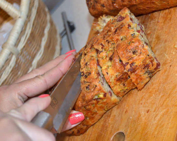 Пикантный закусочный кекс