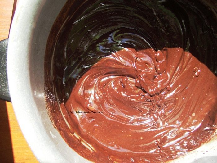 Шоколадный мусс с клубникой