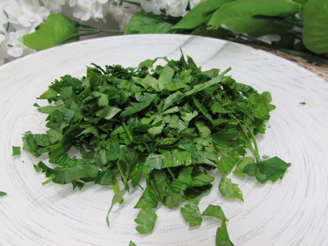 Помидорки черри, фаршированные сливочным сыром с зеленью