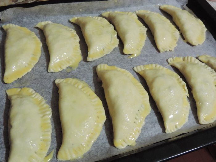 Кальцончини со шпинатно-грибной начинкой