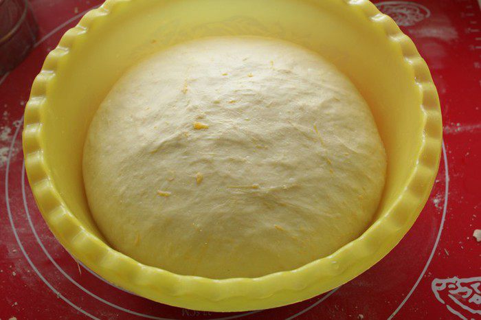 Хлеб с тыквой, чесноком и перцем