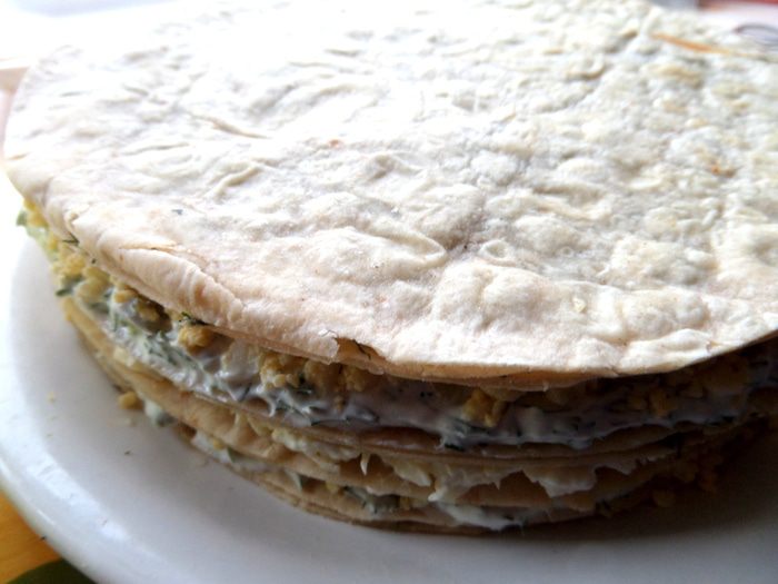 Торт из лосося с прослойкой из хачапури