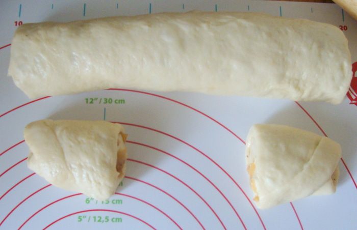 Медовый пирог с карамелизированными яблоками и корицей